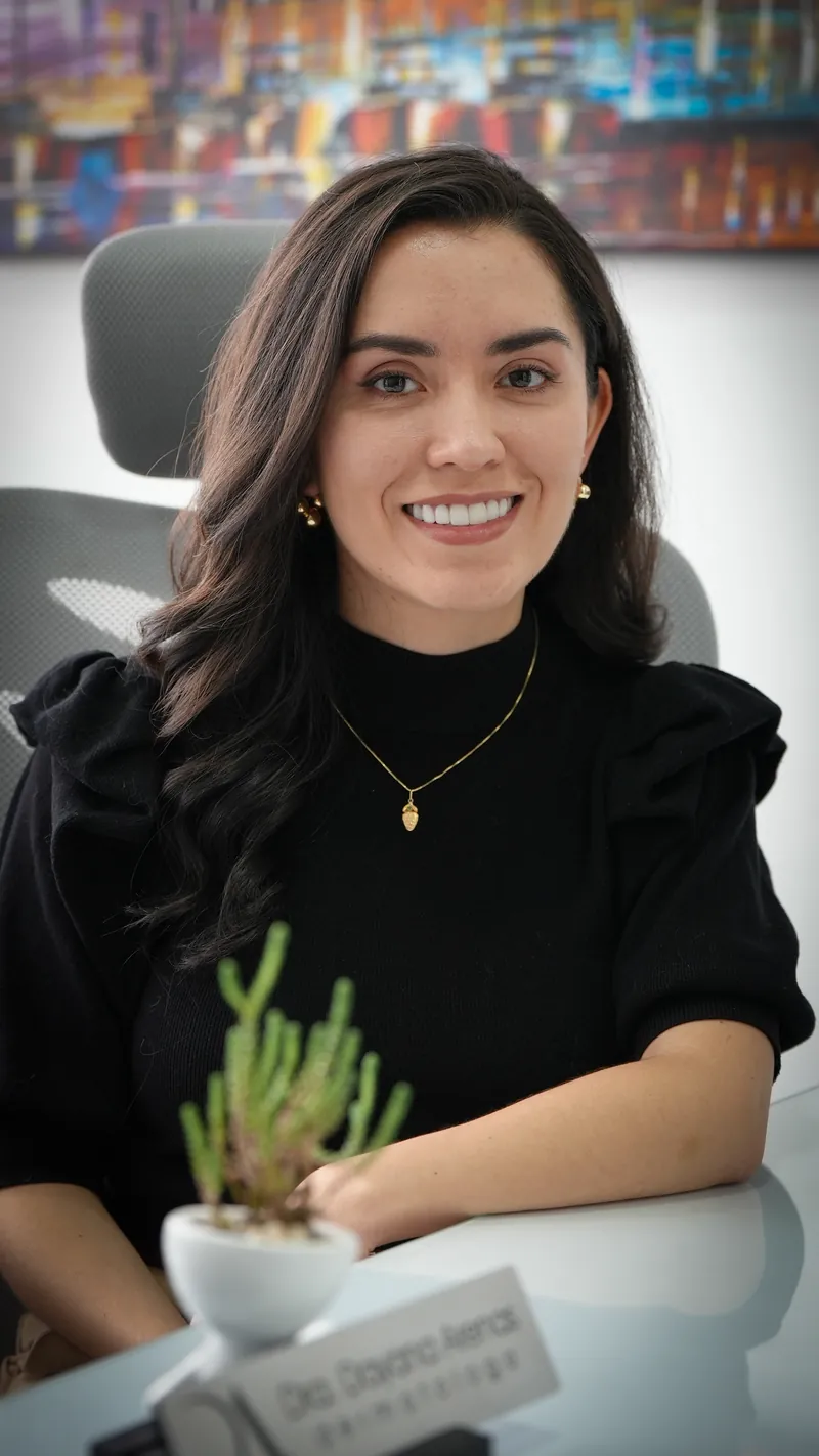 Dra. Dayana Arenas, dermatóloga en Bogotá especialista en acné, manchas y botox
